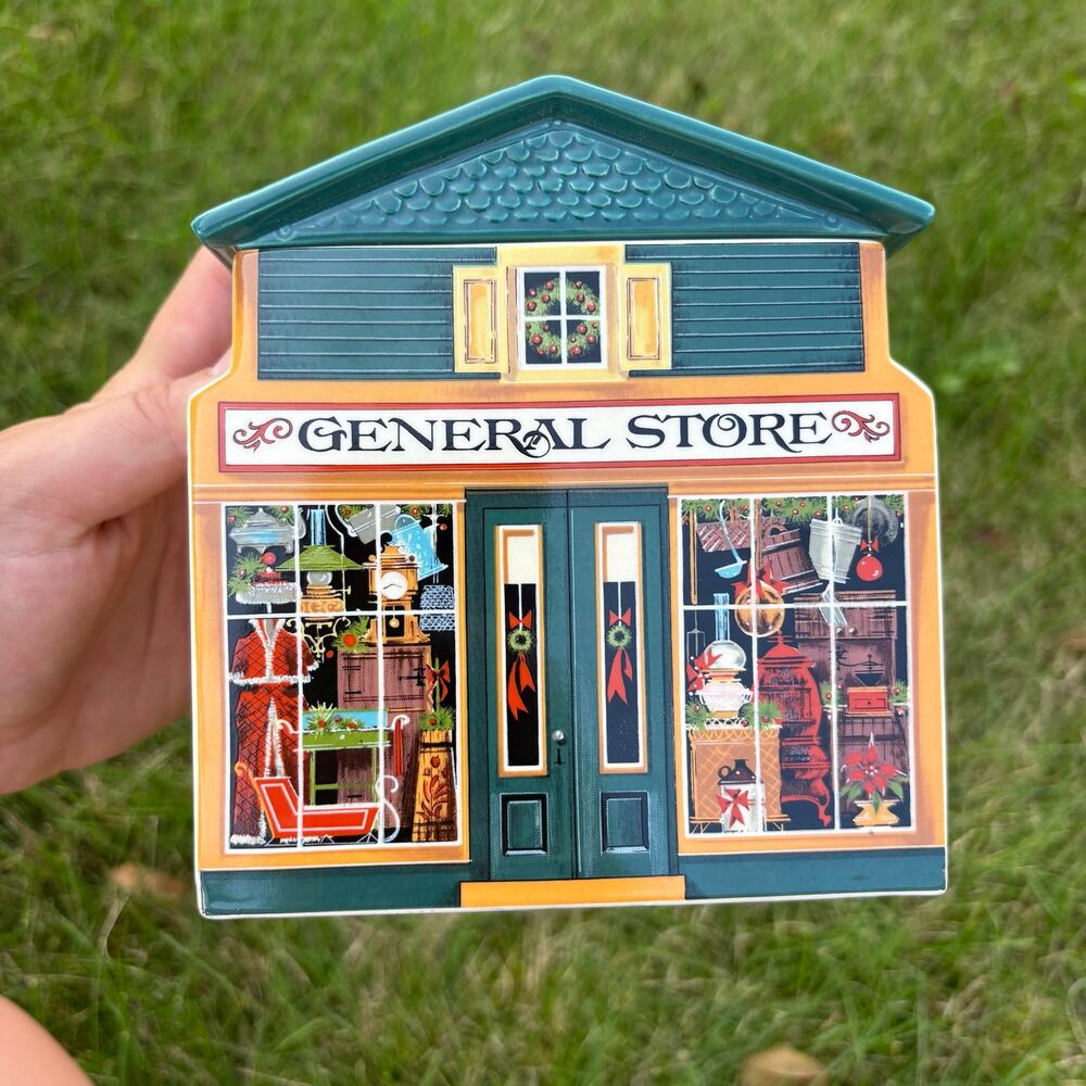 McConnells Corners General Store Covered Ceramic Box - Avon Country 1982